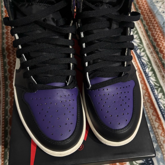 Air Jordan 1 high court purple size 9.5